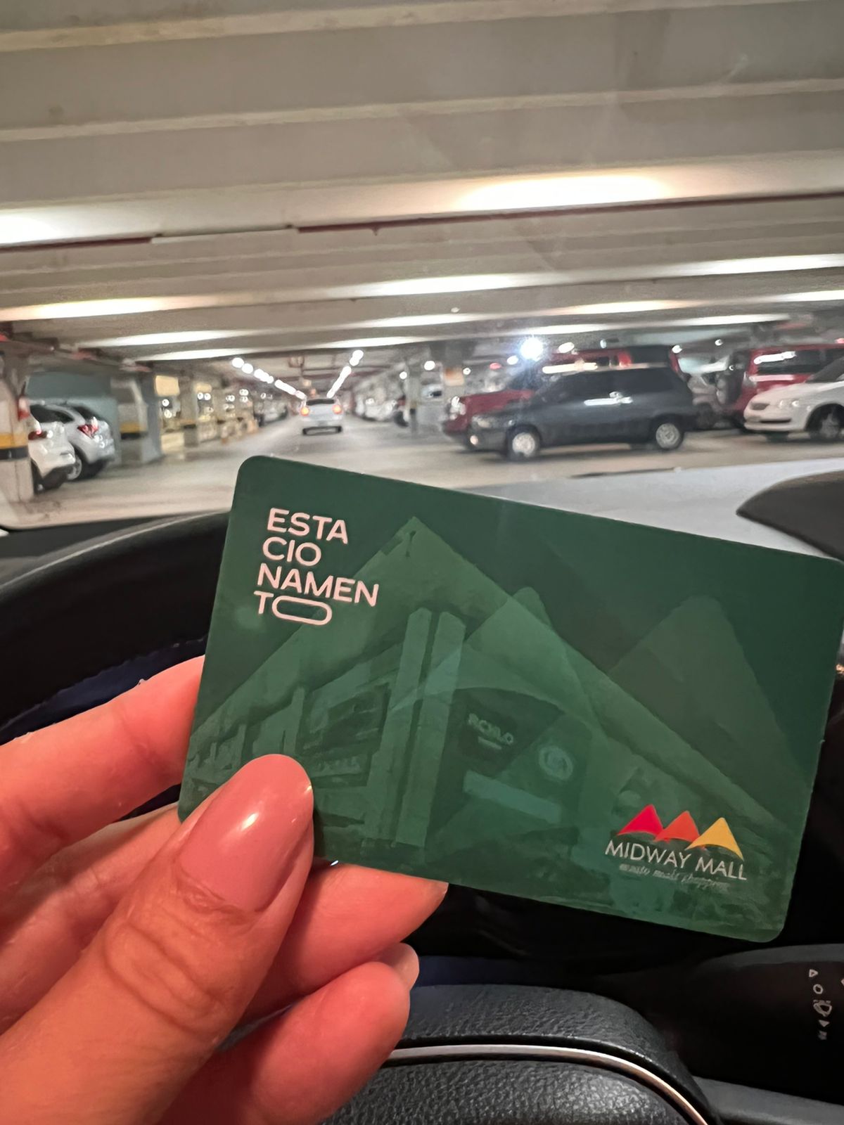 Estacionamento Mid Way Wall