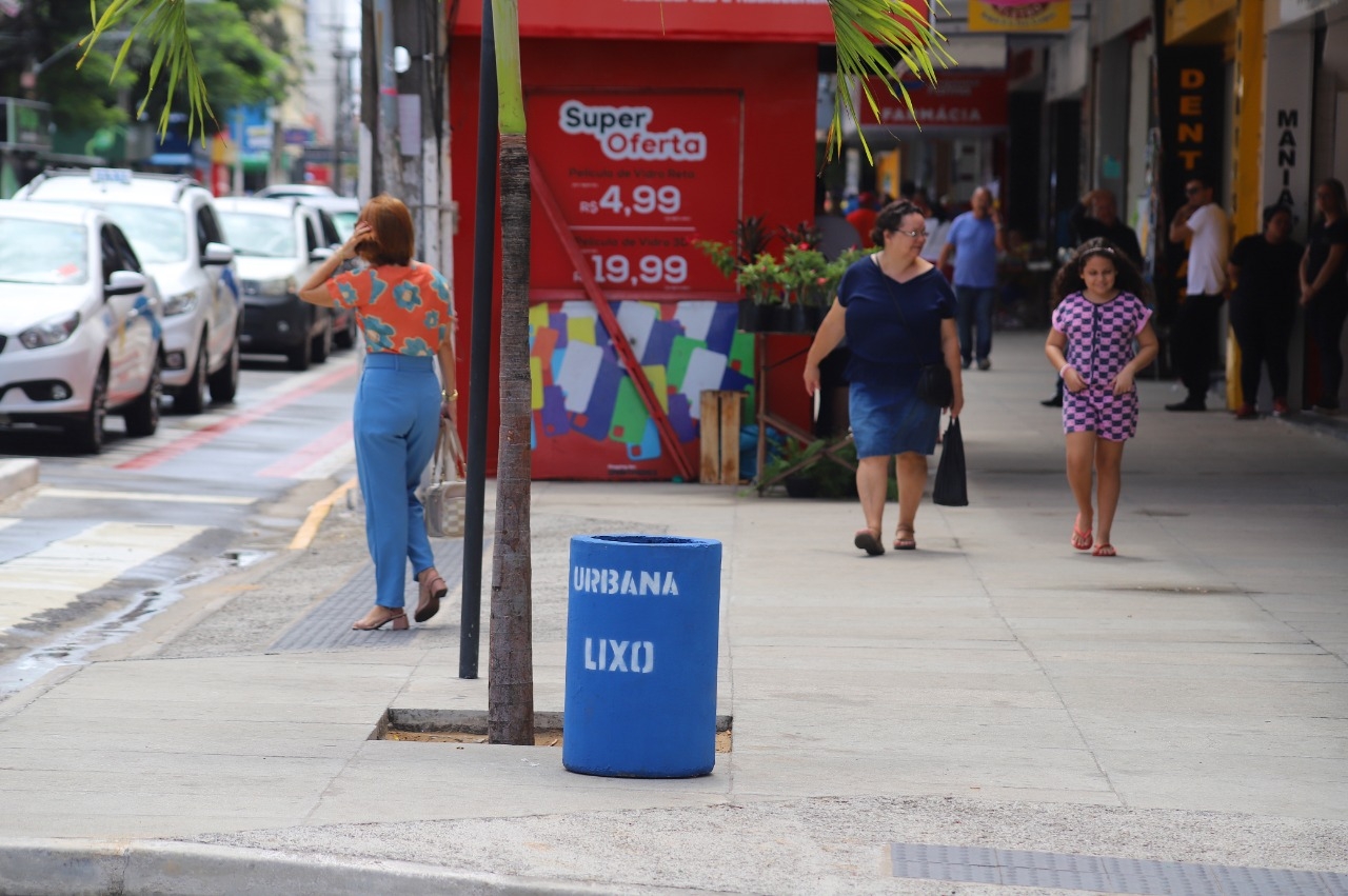 Prefeitura instala novas lixeiras na Cidade Alta